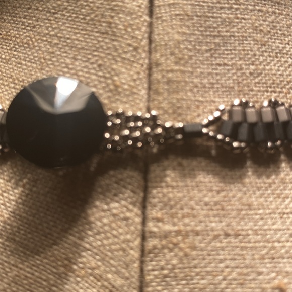 New Without Tags. Beautiful Handcrafted Beaded Necklace in Black & Silver. - Picture 4 of 5